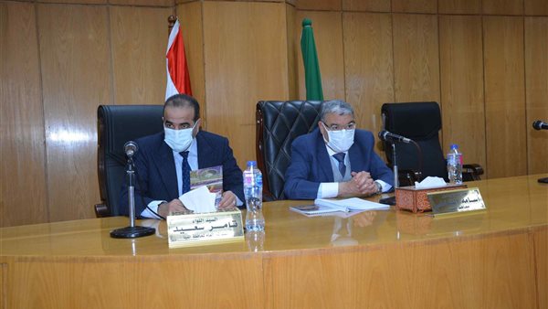 محافظ المنيا والسكرتير