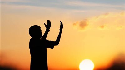 أدعية الاستغفار من الذنوب..اللهم إني أعوذ بك من الكفر والفقر وعذاب القبر