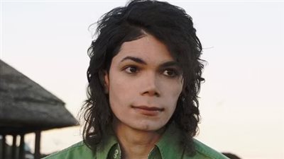 شبيه مايكل جاكسون: تعرضت للتنمر.. ولم أخضع لعملية جراحية