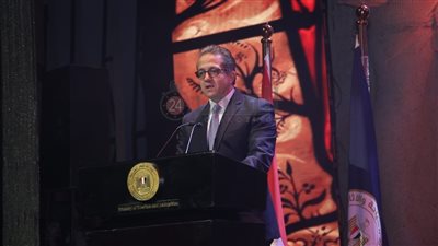  وزير السياحة يصدر قرارًا بمواعيد عمل المطاعم والكافتيريات خلال شهر رمضان