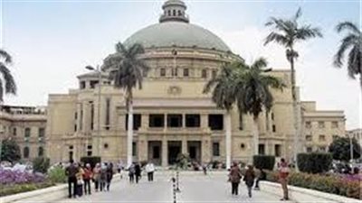 الخشت يستعرض تقريرا عن اختراعات أعضاء هيئة التدريس بجامعة القاهرة القابلة للتطبيق 