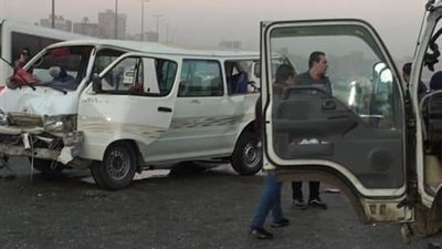 مصابون في حادث تصادم بين سيارتين بالطريق الدائري بشبرا الخيمة