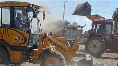رفع 800 طن مخلفات صلبة وتراكمات بسمسطا في بني سويف 