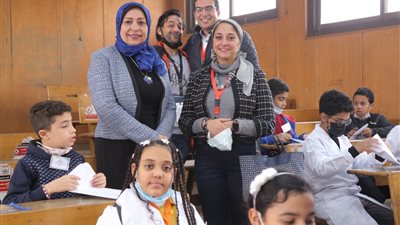 عميد تربية نوعية عين شمس يستقبل وفدًا من جامعة الطفل
