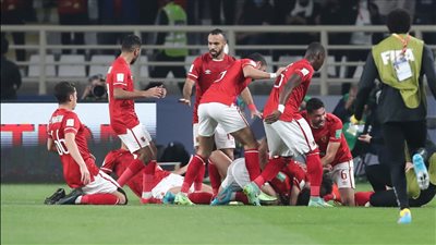 الأهلي في المونديال | حافلة الفريق تصل ملعب آل نهيان قبل مواجهة بالميراس