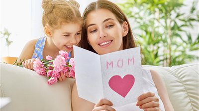 تعرف على موعد عيد الأم وأشهر وأنسب الهدايا