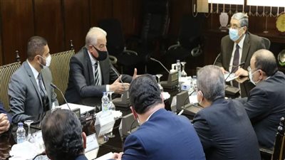 وزير الكهرباء يلتقي محافظ جنوب سيناء لاستكمال بحث إنشاء محطات الطاقة الشمسية 