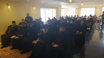 كهنة إيبارشية المعادي يختتمون سيمينار قلب الكاهن | صور