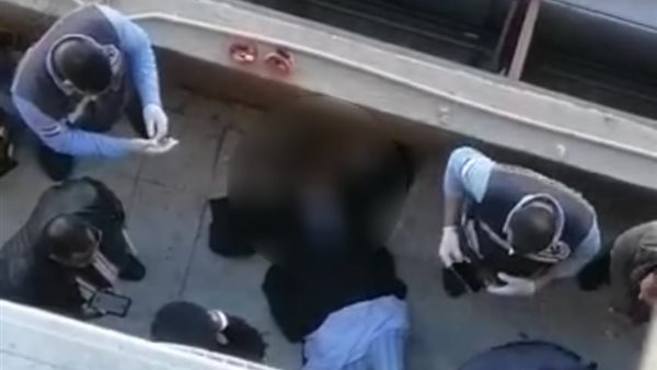 سقوط شخص بمجمع محاكم