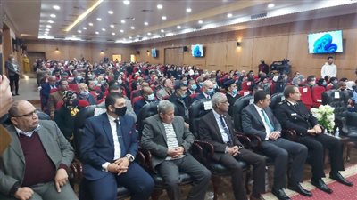 مصر بدم ولادنا هتفضل قوية.. أهالي شهداء معركة الواحات يطالبون الشباب بالحفاظ على الوطن| فيديو 