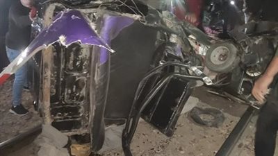طاروا في الهواء وسقطوا بالترعة.. تفاصيل اصطدام مروع لقطار بمركبتي توك توك بالغربية | بث مباشر
