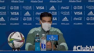 مدرب بالميراس يرفض الرد على حديث موسيماني.. ويكشف منافسه المفضل في نهائي المونديال