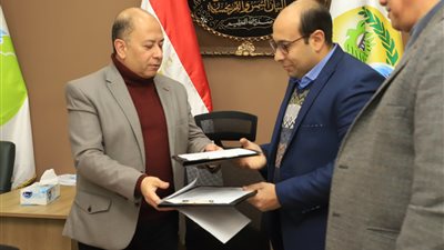 مياه أسيوط توقع اتفاقية تعاون مع الأمم المتحدة لتوصيل المياه للأسر الأولى بالرعاية