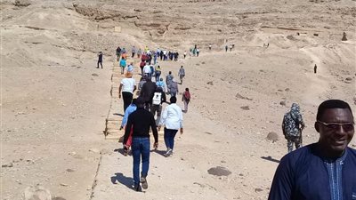 وفد سياحي إفريقي من 3 دول يزور المناطق الأثرية في المنيا