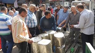 ضبط ألبان وسلع غذائية مجهولة المصدر وغير صالحة للاستخدام الآدمي ببني سويف