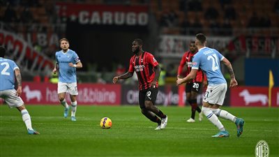 ميلان يعبر لاتسيو برباعية ويضرب موعدًا مع إنتر في نصف نهائي كأس إيطاليا
