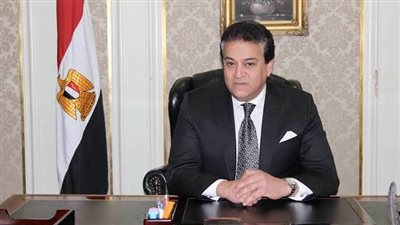 أكاديمية ناصر العسكرية تستضيف وزير التعليم العالي لصقل مهارات الدارسين 