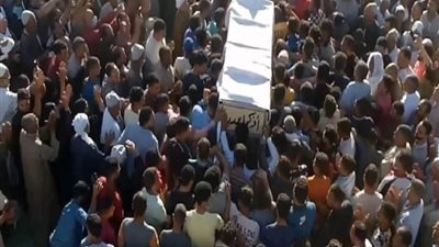 عقِب اختناقهم بالغاز.. تشييع جثامين أسرة شبرا بمسقط رأسهم بسوهاج | بث مباشر