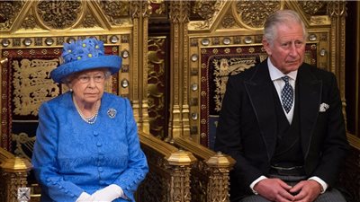 بعد مخالطة نجلها.. الملكة إليزابيث ترفض الإفصاح عن إصابتها بفيروس كورونا 