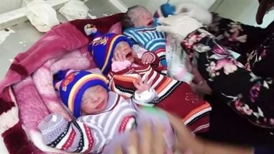 سيدة تنجب 3 توائم بعد رحلة طويلة من عدم الإنجاب بسوهاج | صور 