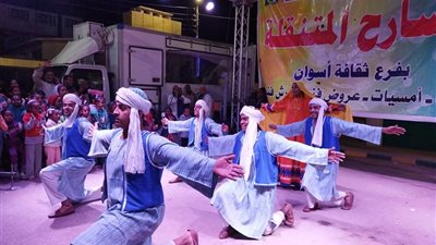 تعرف على فعاليات المسرح المتنقل بقرية الخطارة بأسوان │ صور