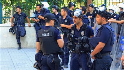 وسائل إعلام عبرية تكشف تفاصيل وهوية منفذي محاولة اغتيال رجل الأعمال الإسرائيلي 