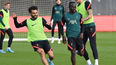 الاتحاد السنغالي يسلط الضوء على لقاء صلاح وماني في ليفربول بعد أمم إفريقيا