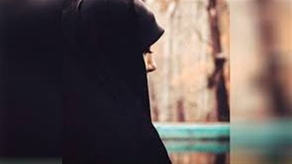 معتدة_ تعبيرية