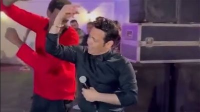 آخرها الرقص مع عامل نظافة ودعم سيدة مسنة.. أبرز المواقف الإنسانية لـ سعد الصغير