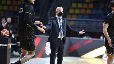 مدرب بورجوس: أبارك لنادي الزمالك.. والتتويج بالبطولة هدفنا