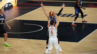 فرانكو بابلي: مواجهة الزمالك ستكون أصعب في نهائي مونديال الأندية لكرة السلة