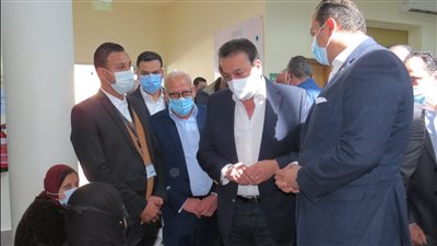 خالد عبدالغفار ورئيس الرعاية الصحية يتفقدان مركز طب أسرة الحي الإماراتي ببورسعيد