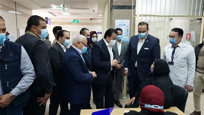 خالد عبد الغفار يتفقد مستشفى الرمد ووحدة طب أسرة الكويت ببورسعيد