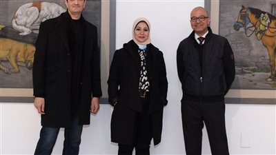 افتتاح معرض على ورق للفنان علي حسان بقاعة نهضة مصر بمركز محمود مختار