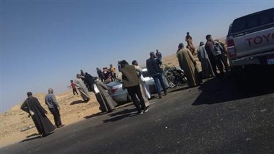 مصرع طفل وإصابة 5 أشخاص في حادث تصادم سيارتين بأسوان 