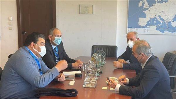 محادثات بين المصرية