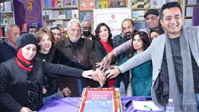 الكاتبة راسيا سعادة توقع كتابها أحببت مئة رجل في حضور عدد من المشاهير