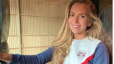 ملكة جمال إنجلترا ترفض المشاركة في مسابقة الكون للعمل كسائقة شاحنة | صور 