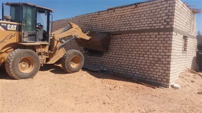 أسيوط: تنفيذ 7 حالات إزالة بعزبة الشيخ سويفي أعمدة والواسطي بمركز الفتح