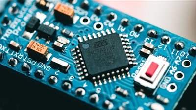  خبراء: أزمة نقص الرقائق الإلكترونية على أعتاب الانتهاء