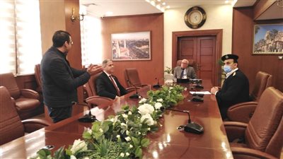 محافظ بورسعيد يبحث إنشاء منظومة لمتابعة الحالة المرورية وربطها بغرفة التحكم بإدارة المرور