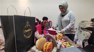 عيد الحب على طريقة المنايفة.. بوكس الأكل أحدث هدايا الفلانتين في المنوفية | صور