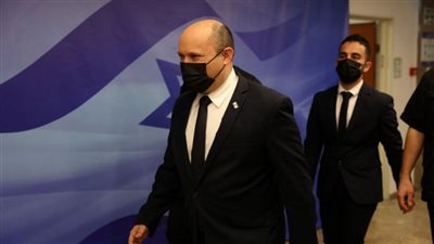 تظهر نفسك وتتجاهلنا.. صدام بين وزير الدفاع الإسرائيلي ورئيس الحكومة 