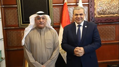 وزير القوى العاملة يبحث مع سفير الكويت تسهيل تنقل العمالة بين الدولتين