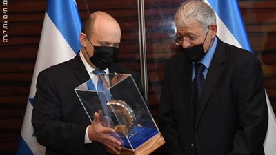 رئيس الوزراء الإسرائيلي يشيد بالدعم المقدم من مملكة البحرين للجالية اليهودية