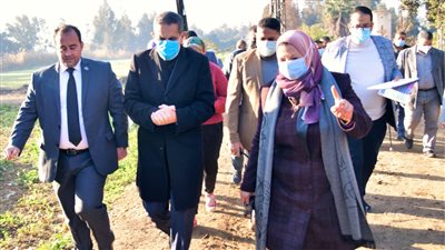 بسيون على خريطة حياة كريمة.. محافظ الغربية يعاين الأماكن المقترحة بالقرى 