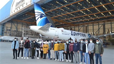 التطوير المهني بهندسة الزقازيق ينظم زيارة ميدانية للطلاب لشركة مصر للطيران