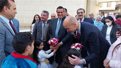 طلاب مدارس رشيد يقدمون عرضًا غنائيًا 