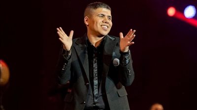 إيحاءات جنسية وألفاظ خارجة.. الموسيقيين تكشف سبب إيقاف عمر كمال