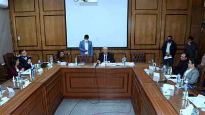 تجارة عين شمس تعقد المائدة المستديرة الأولى لأصحاب الأعمال 